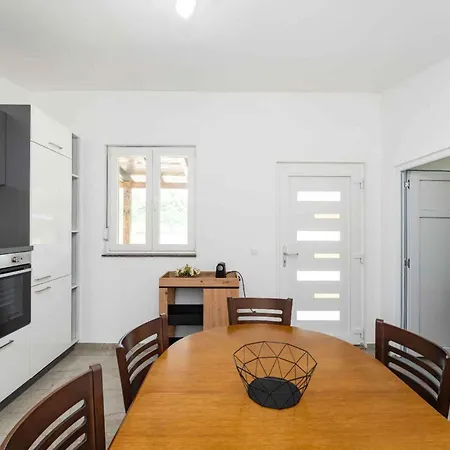 With Pool In 54923 Posedarje