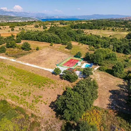 Nyaraló With Pool In 54923 *