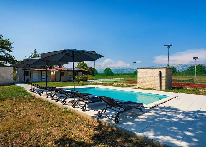 With Pool In 54923 Semesterbostad *