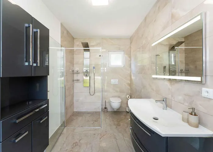 With Pool In 54923 Posedarje